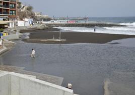 El fuerte oleaje causa estragos en la costa teldense