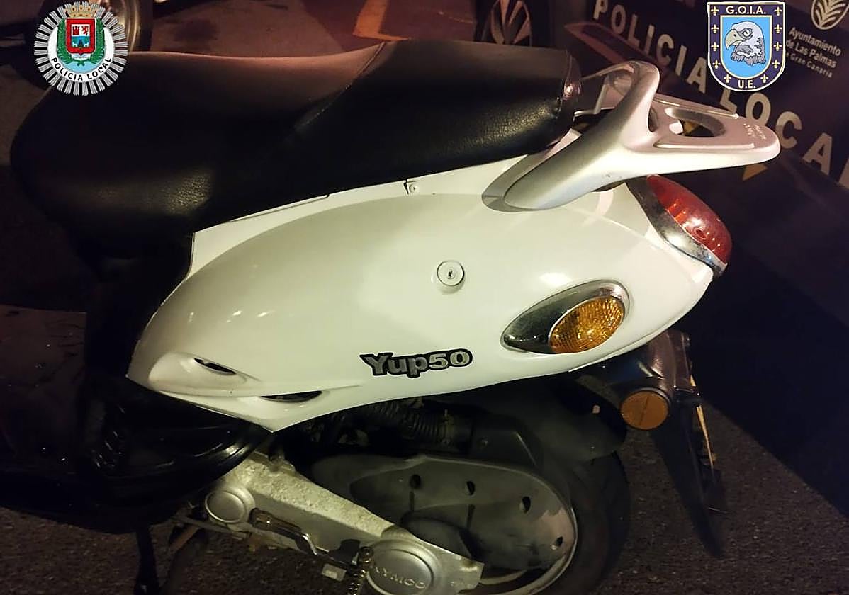 Imaen de la motocicleta robada.