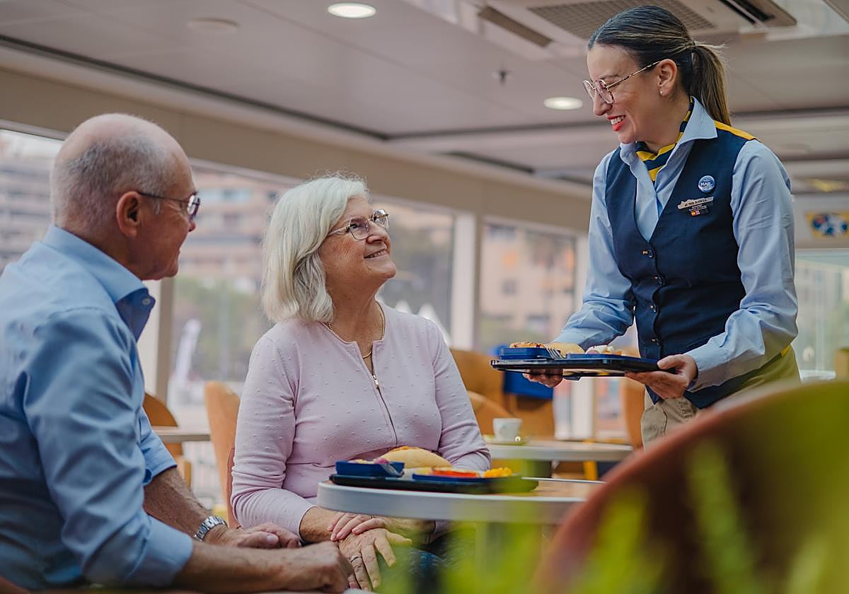 Pasajeros a bordo de Fred. Olsen Express.