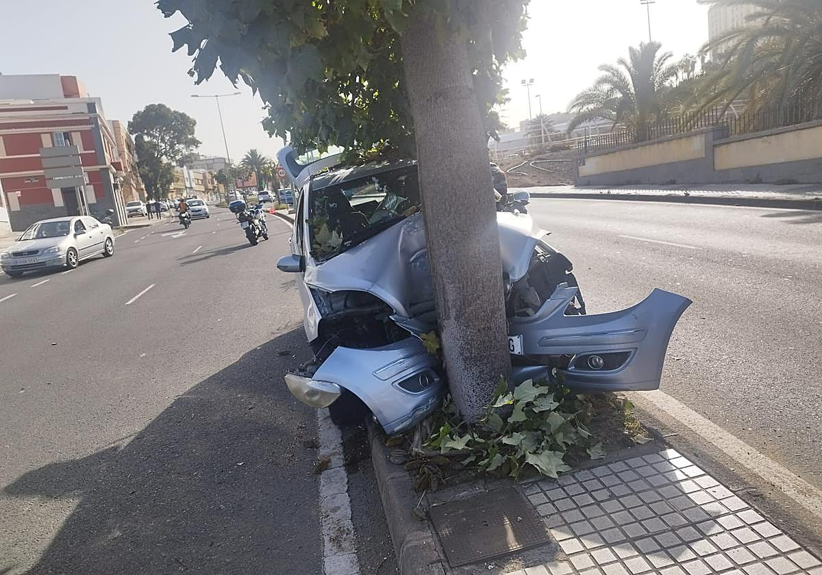 Un Coche Se Sale De La V a Y Colisiona Contra Un rbol En Miller un-coche-se-sale-de-la-v-a-y-colisiona-contra-un-rbol-en-miller