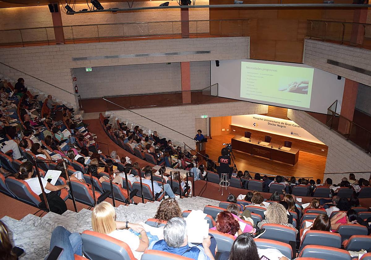 Imagen de la jornada 'Cuidar al final de la vida. El arte de acompañar' celebrada en el Negrín.
