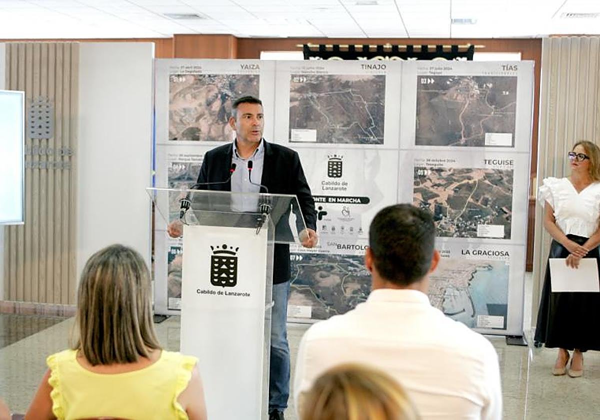 Oswaldo Betancort, en una de las presentaciones hechas el jueves en el Cabildo.