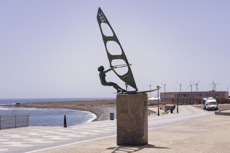 El deterioro del centro internacional de windsurfing de Pozo Izquierdo requiere de una reforma integral