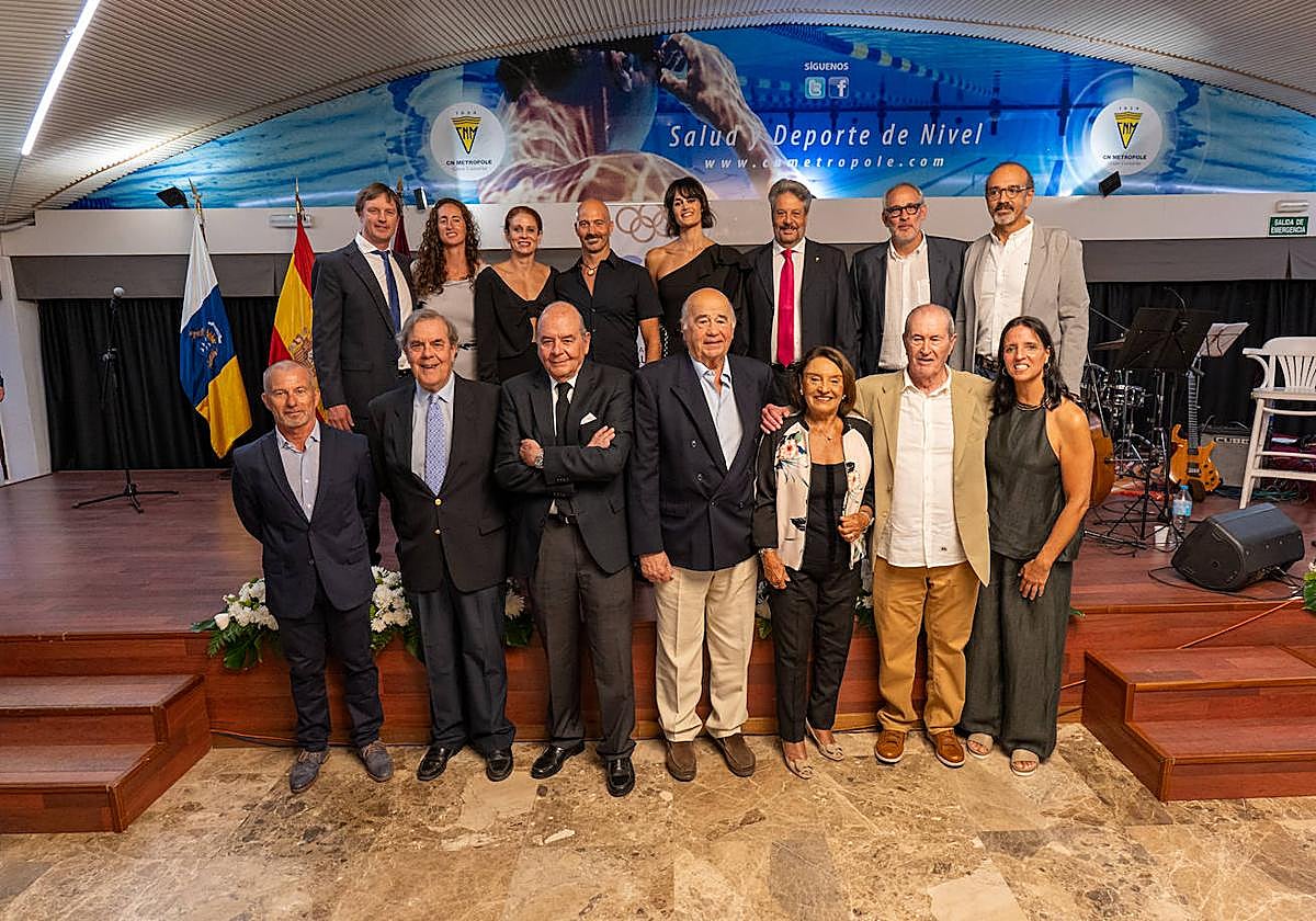 Algunas de las leyendas deportivas que asistieron a la convocatoria.