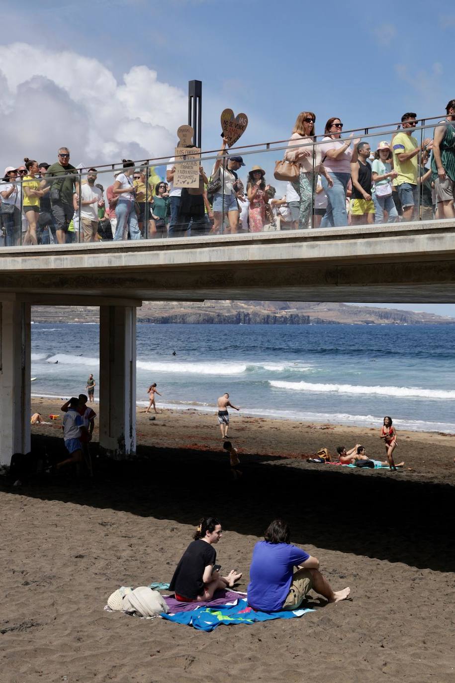 Las imágenes de la manifestación del 20A en toda Canarias