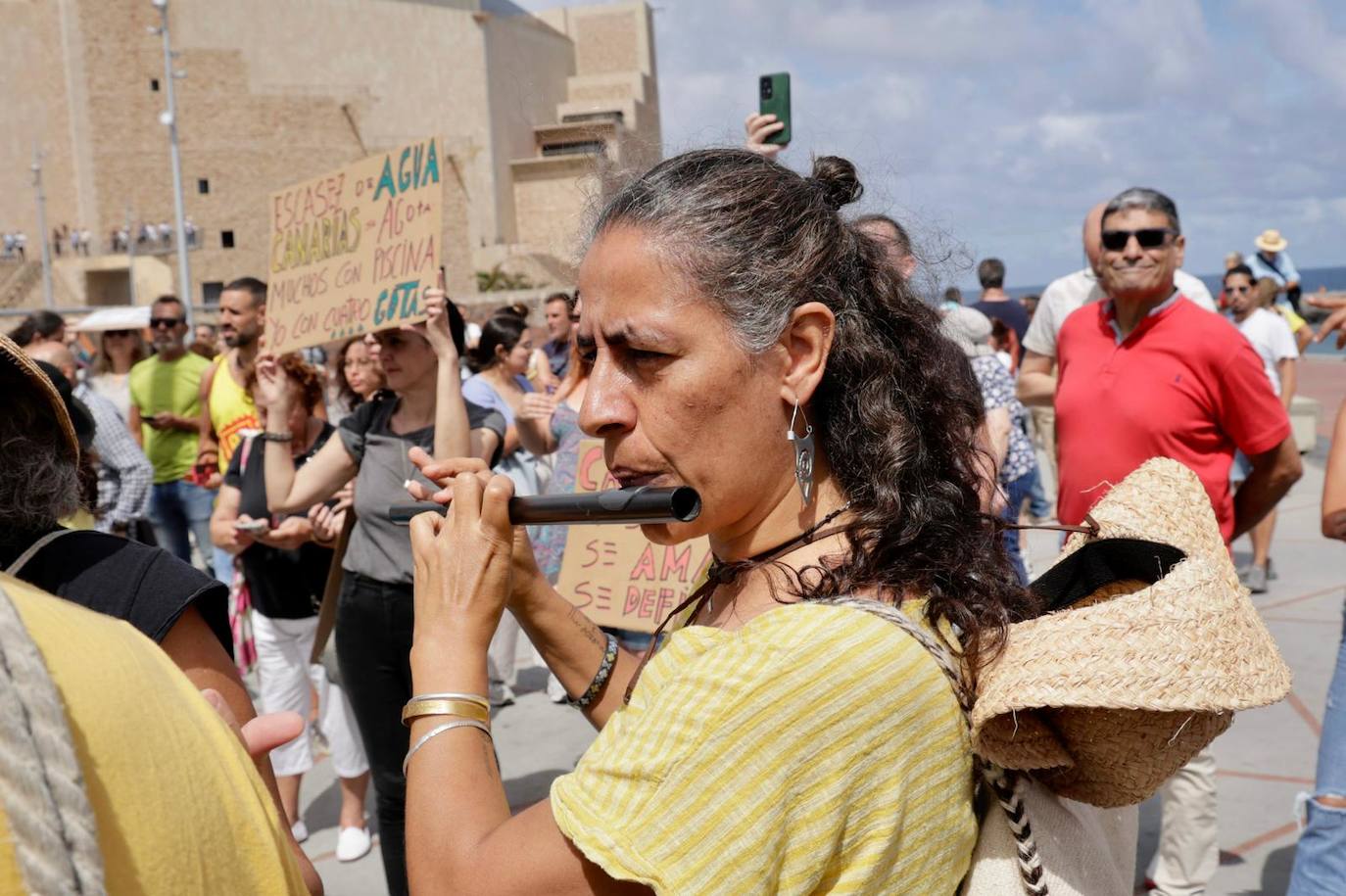 Las imágenes de la manifestación del 20A en toda Canarias
