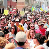 La protesta tomó la calle y aguarda la respuesta