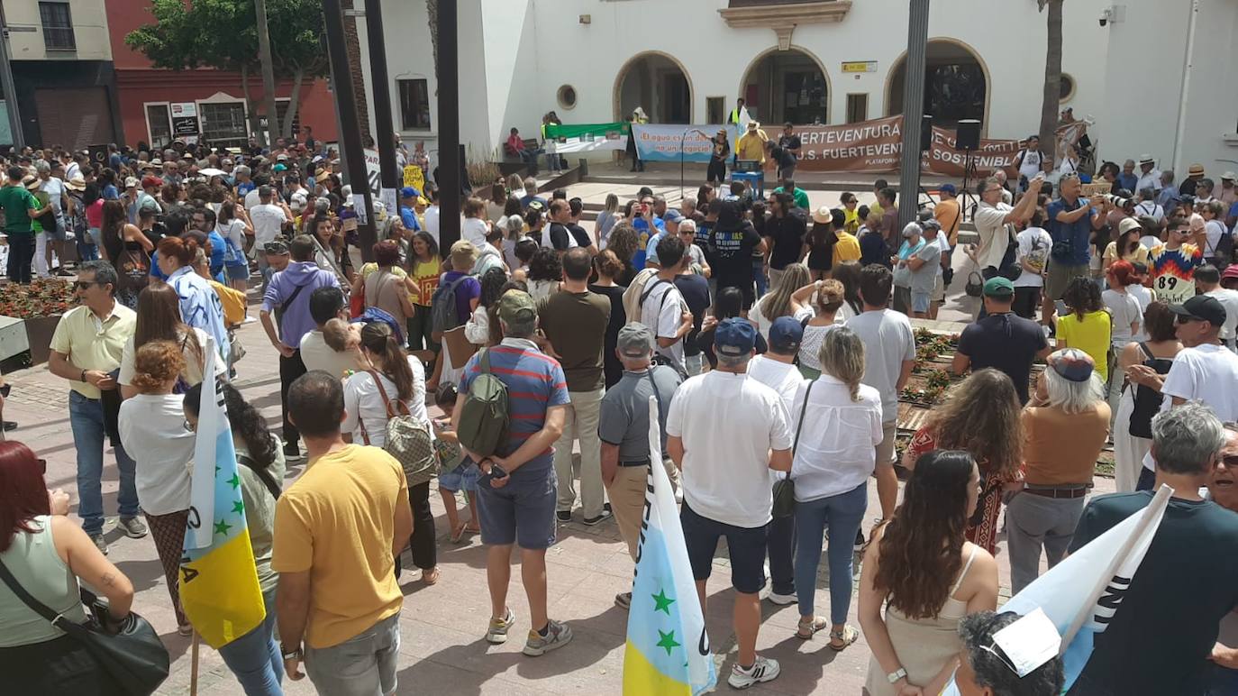 Manifestaciones en Puerto del Rosario, Fuerteventura. 