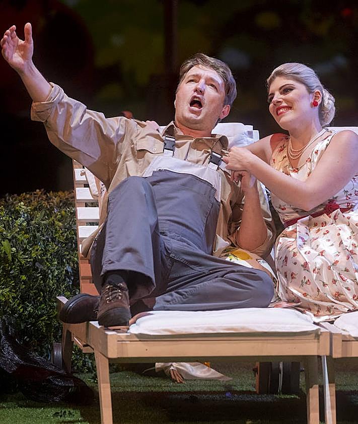 Imagen secundaria 2 - Distintos momentos del ensayo general de 'El matrimonio secreto'. 