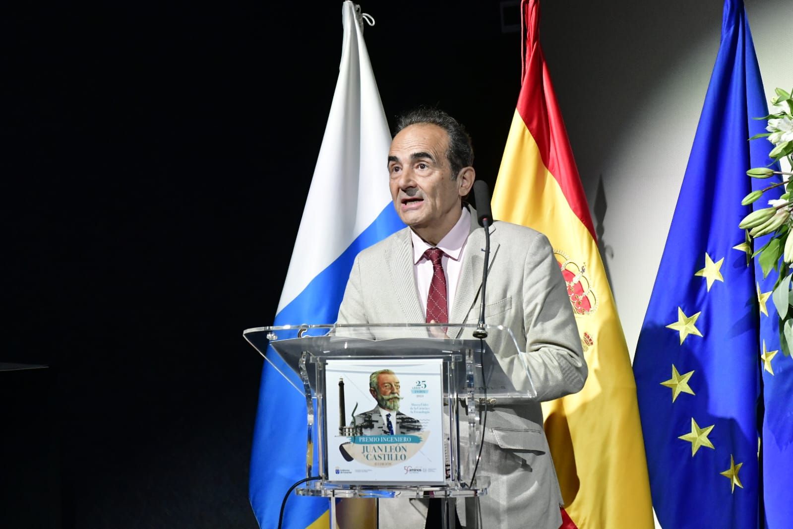 Reconocimientos bajo el sello de León y Castillo