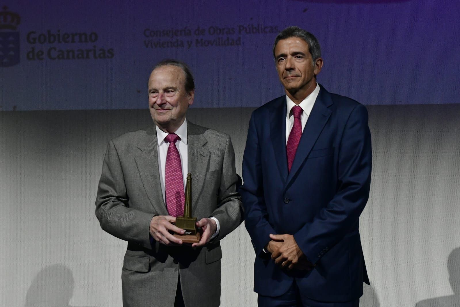 Reconocimientos bajo el sello de León y Castillo