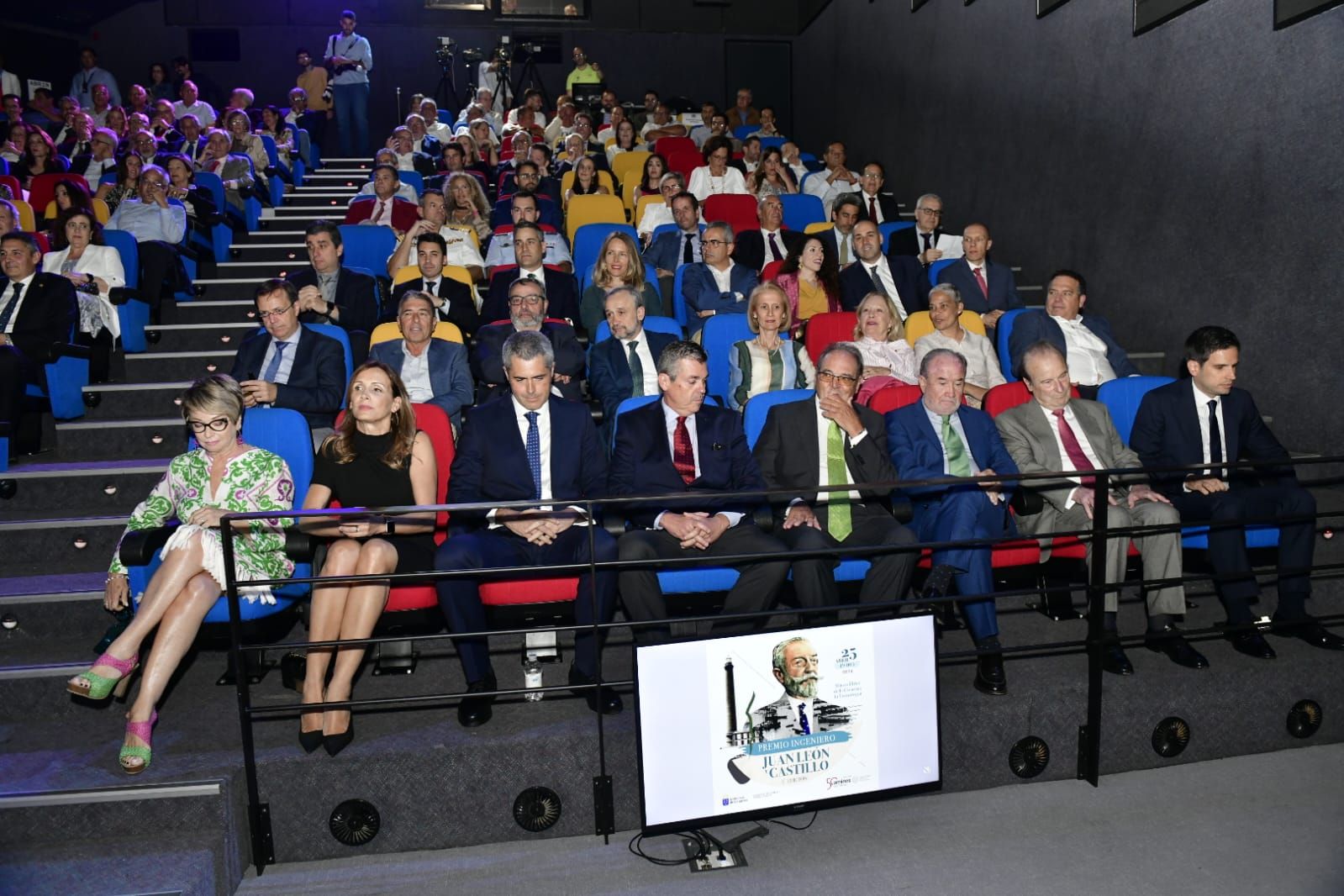 Reconocimientos bajo el sello de León y Castillo