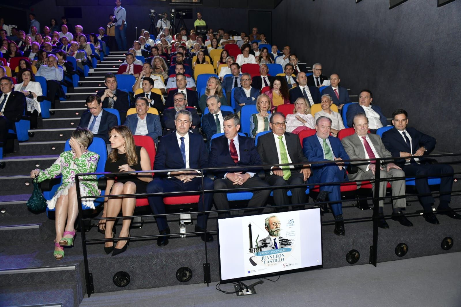 Reconocimientos bajo el sello de León y Castillo