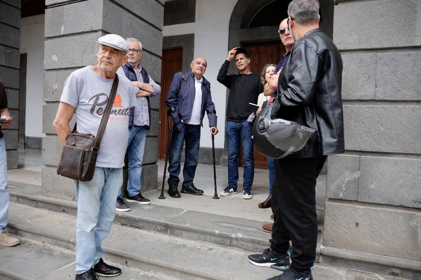 Concentración vecinos de La Isleta en Santa Ana