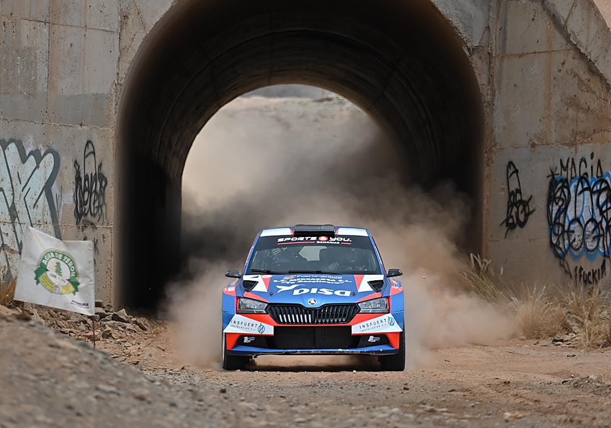 Calderín y Tejera en el Rally Santa Lucía.