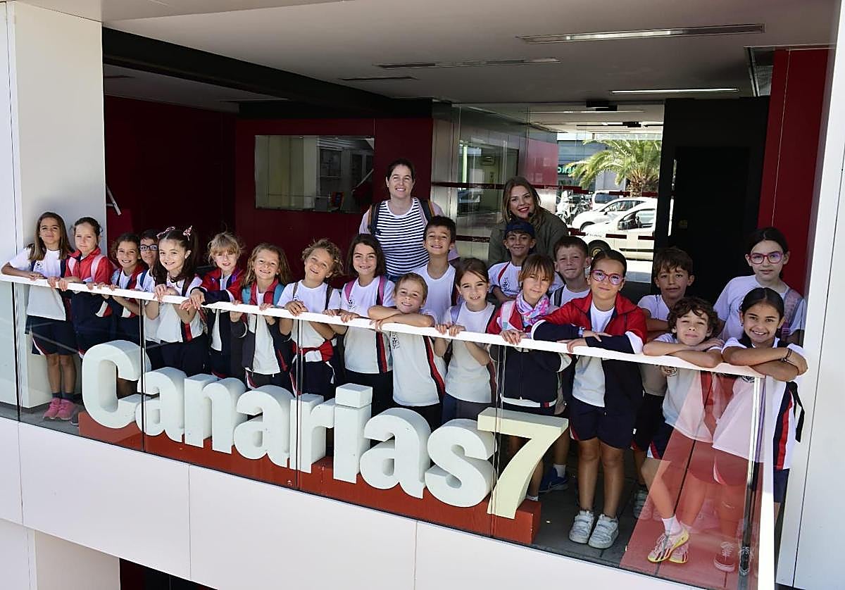 Imagen de la visita del CEIP Santa Bárbara.