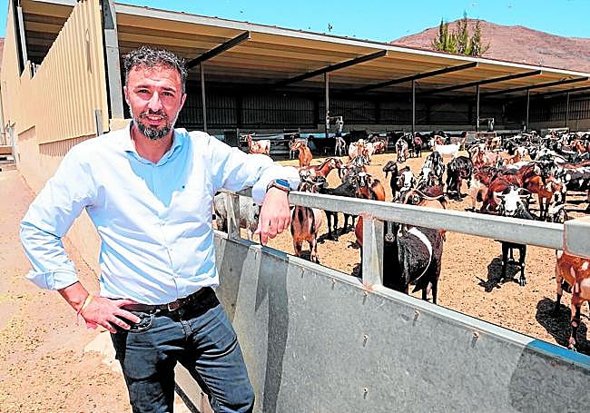 Esteban Alberto, en la granja Caprino Tesjuate.