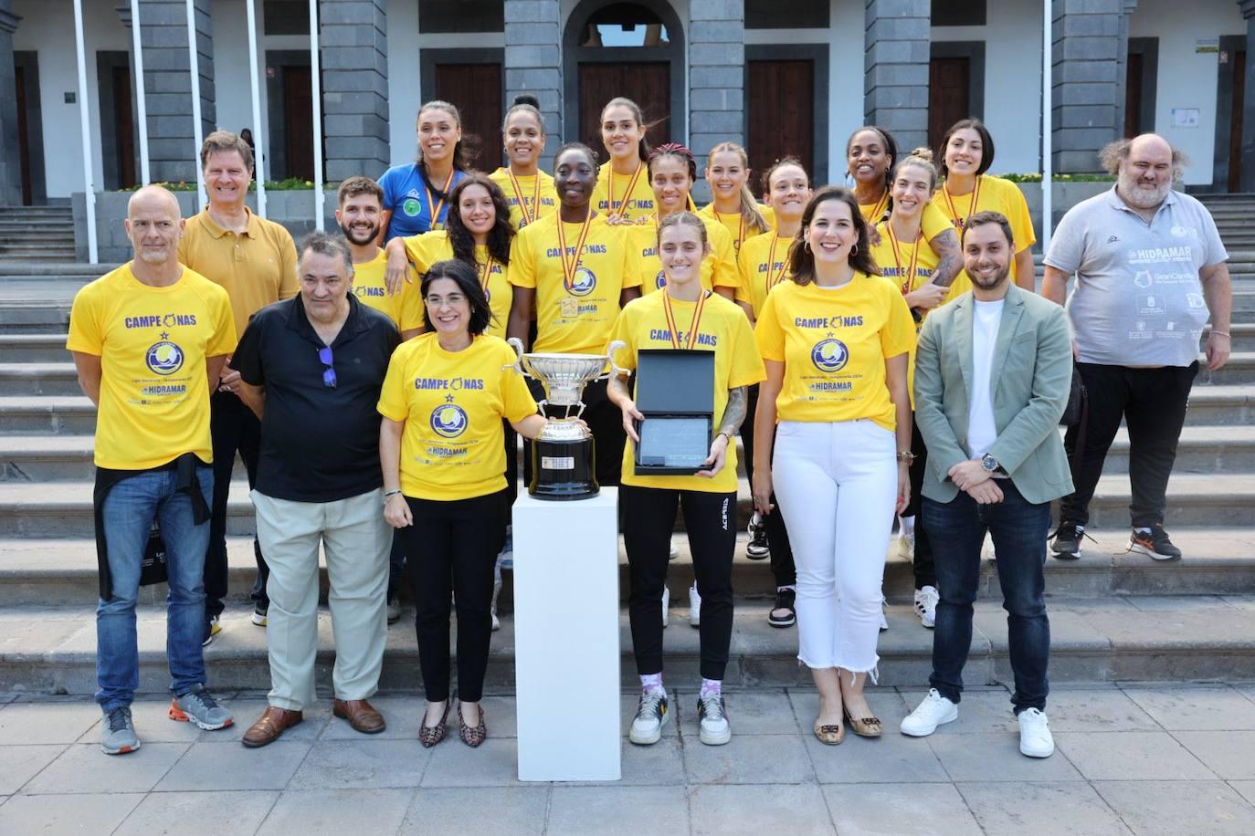 El Ayuntamiento de Las Palmas de Gran Canaria recibe al SF Hidramar