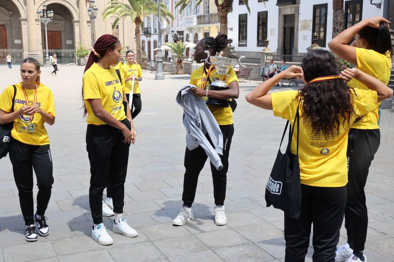 El Ayuntamiento de Las Palmas de Gran Canaria recibe al SF Hidramar