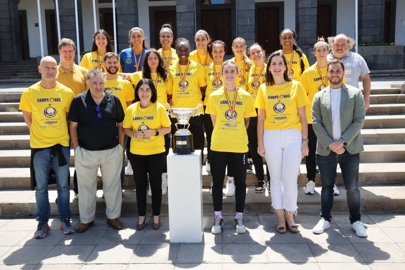 El Ayuntamiento de Las Palmas de Gran Canaria recibe al SF Hidramar