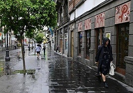 Episodio de lluvia en la capital grancanaria.