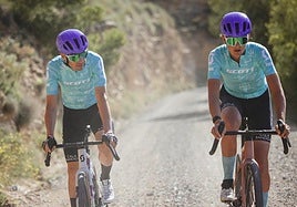 Sergio Mantecón y Natalia Fischer. Scott Cala Bandida.