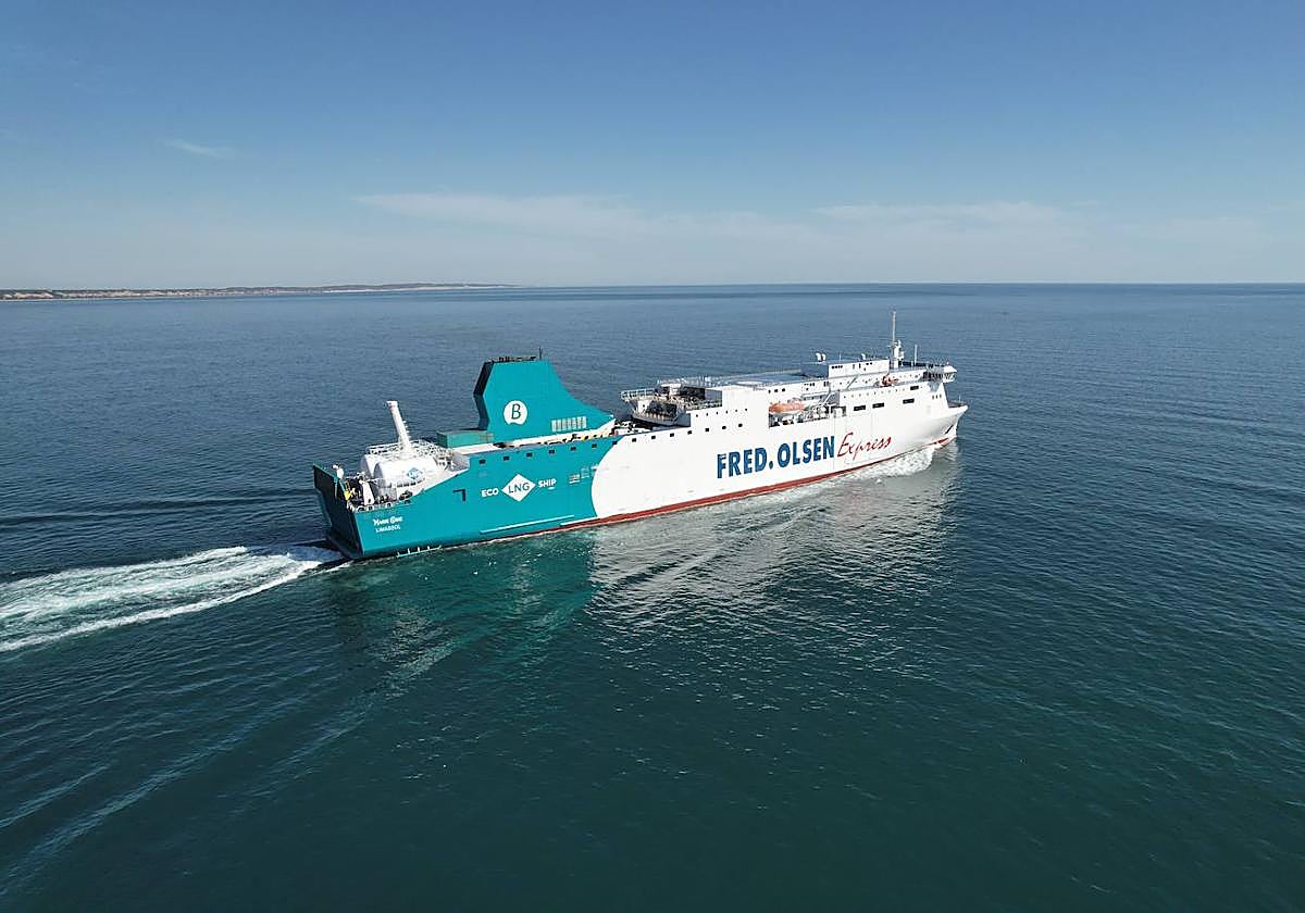 Fred. Olsen y Baleària refuerzan su ruta entre Canarias y Huelva este verano