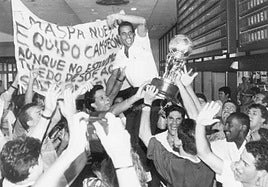 Junio de 1994. Llegada del Maspalomas Sol de Europa a Gran Canaria tras ganar el título de la Liga Nacional de Fútbol Sala.