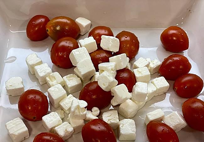 Añadimos el queso feta