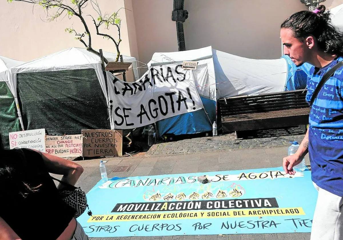 Imagen de la acampada organizada en La Laguna y en la que varios activistas están en huelga de hambre.