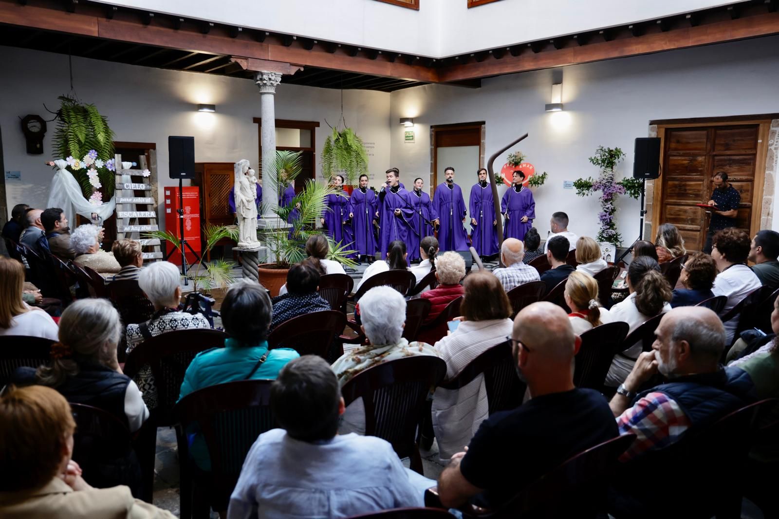 La inauguración de la Exposición de cruces, en imágenes