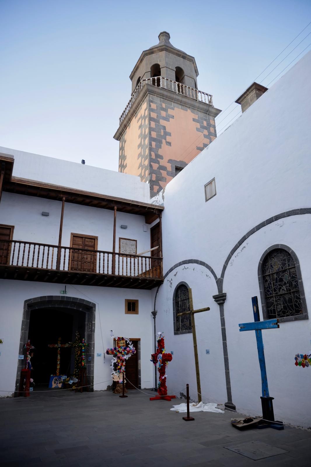 La inauguración de la Exposición de cruces, en imágenes