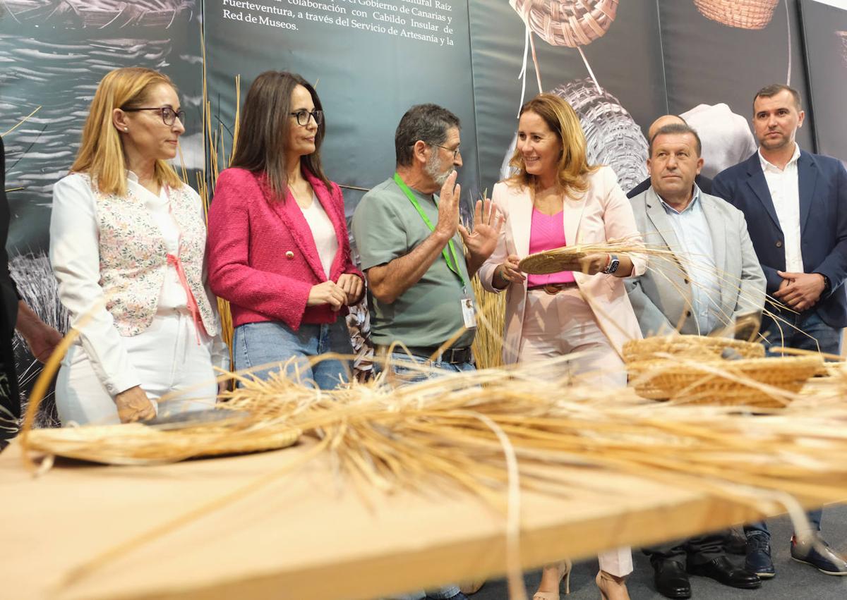 Imagen secundaria 1 - Comienza la 35 Feria Insular de Artesanía reivindicando los oficios tradicionales