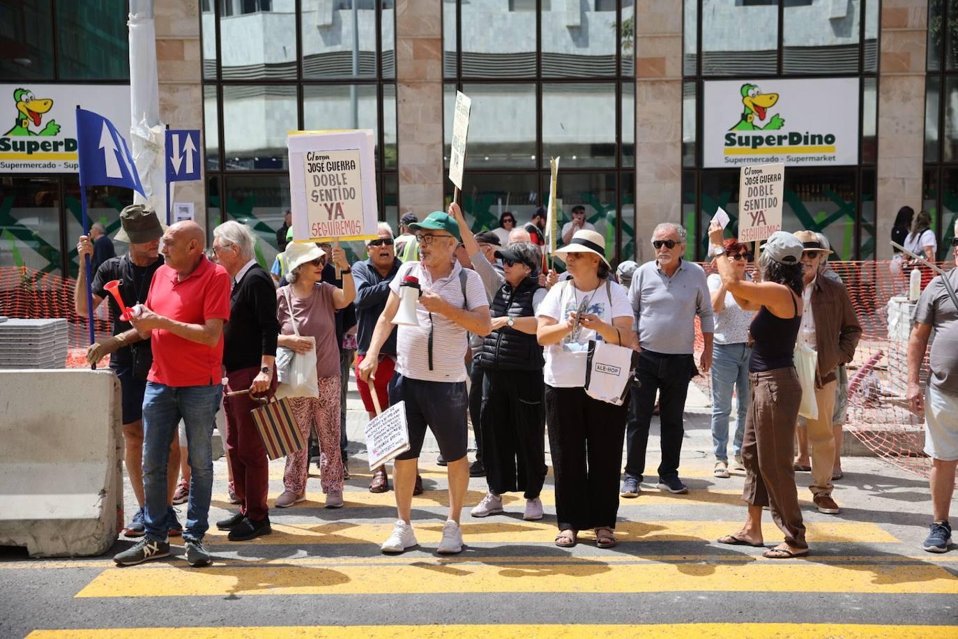 La protesta en La Isleta por la doble vía, en imágenes