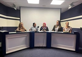 Las presidentas de las asociaciones y las madres afectadas por los retrasos en los procedimientos de discapacidad y dependencia.