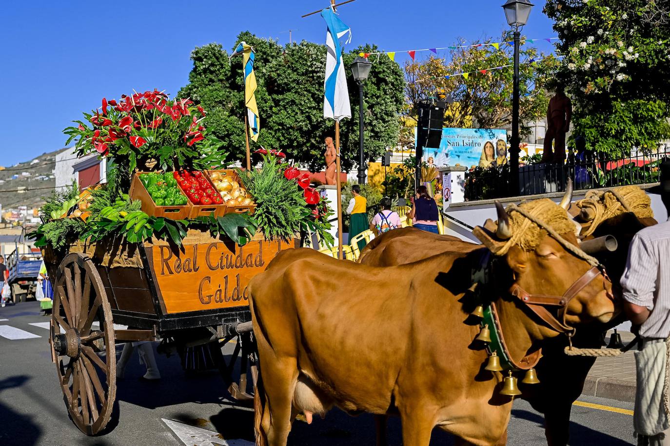 San Isidro vive con devoción su romería ofrenda