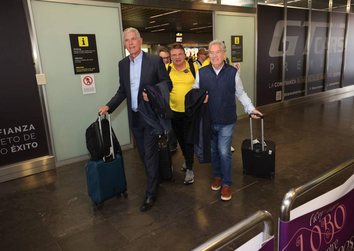 Imagen secundaria 1 - El Guaguas ya está en casa con su Superliga 2024