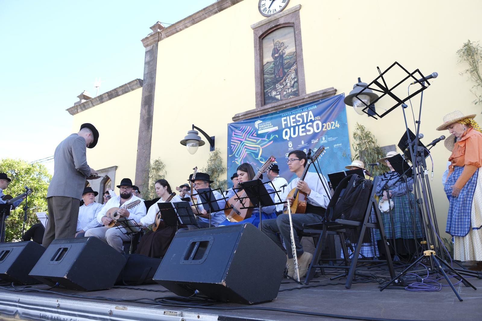Fiesta, música y mucho queso en Montaña Alta