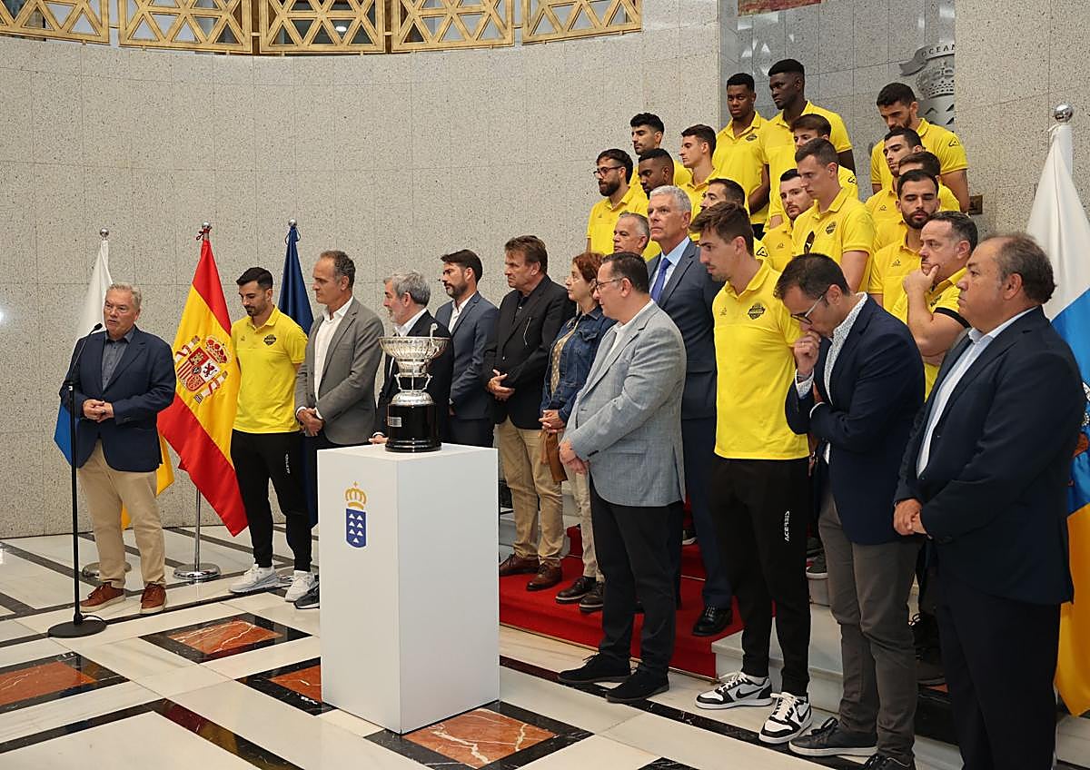 Imagen secundaria 1 - Tributo institucional para el Guaguas tras su nuevo entorchado liguero