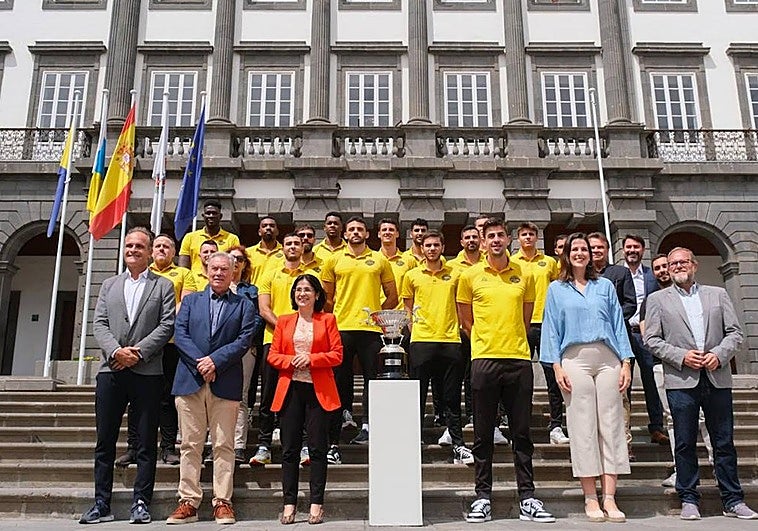 El Guaguas, durante su recepción en el ayuntamiento capitalino.