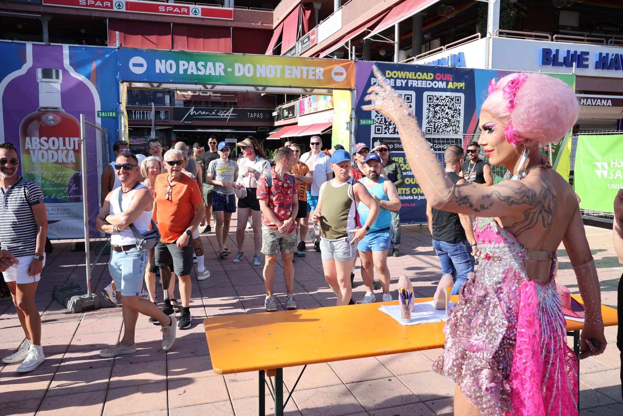La carrera de tacones de Maspalomas Pride, en imágenes