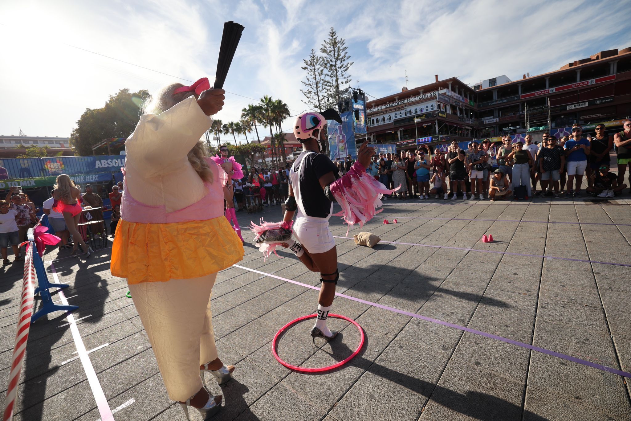 La carrera de tacones de Maspalomas Pride, en imágenes