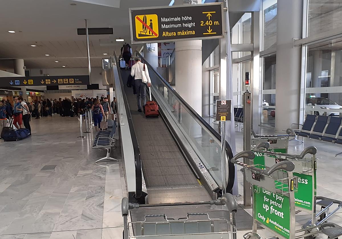 Rampa inferior, con uso anormal desde hace meses.