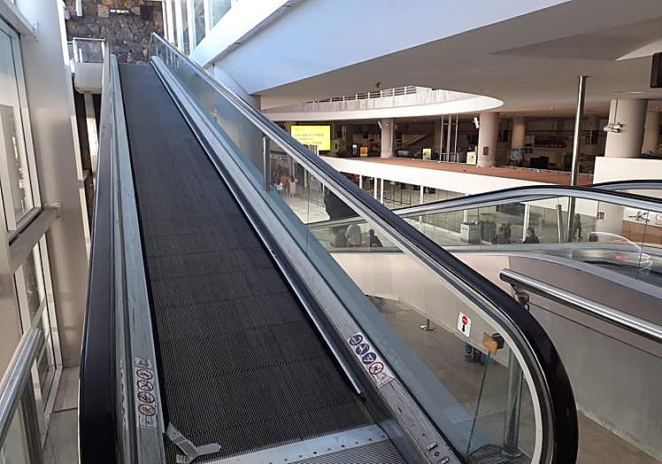 Segunda rampa para llegar a salidas, parada.