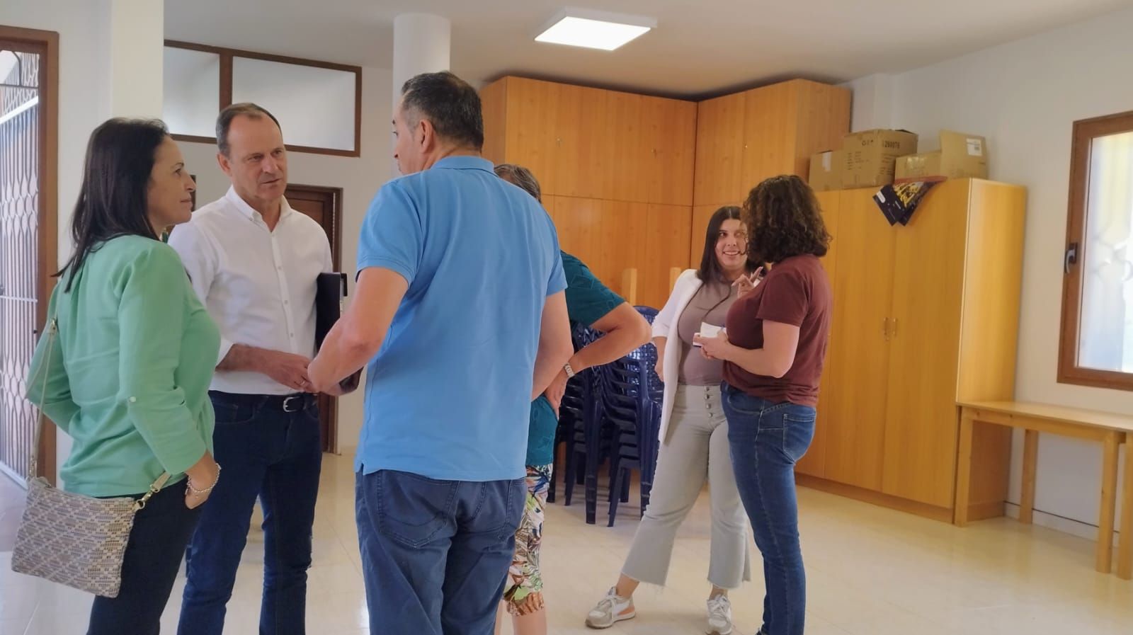 Imagen secundaria 2 - Los vecinos de Agüimes solicitan al Ayuntamiento más alumbrado público y renovar los parques