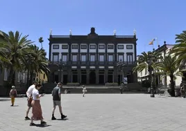 Casas Consistoriales en la Plaza de Santa Ana de la capital grancanaria.