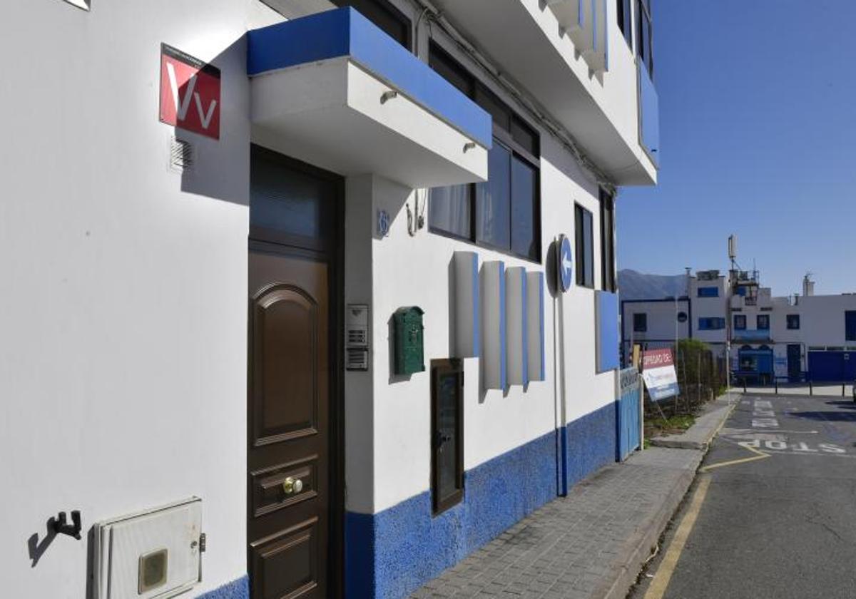 Imagen de la fachada de una vivienda vacacional ubicada en Agaete.