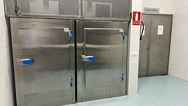 Las dos cámaras de frío de la delegación de La Gomera del Instituto de Medicina Legal de Santa Cruz de Tenerife.