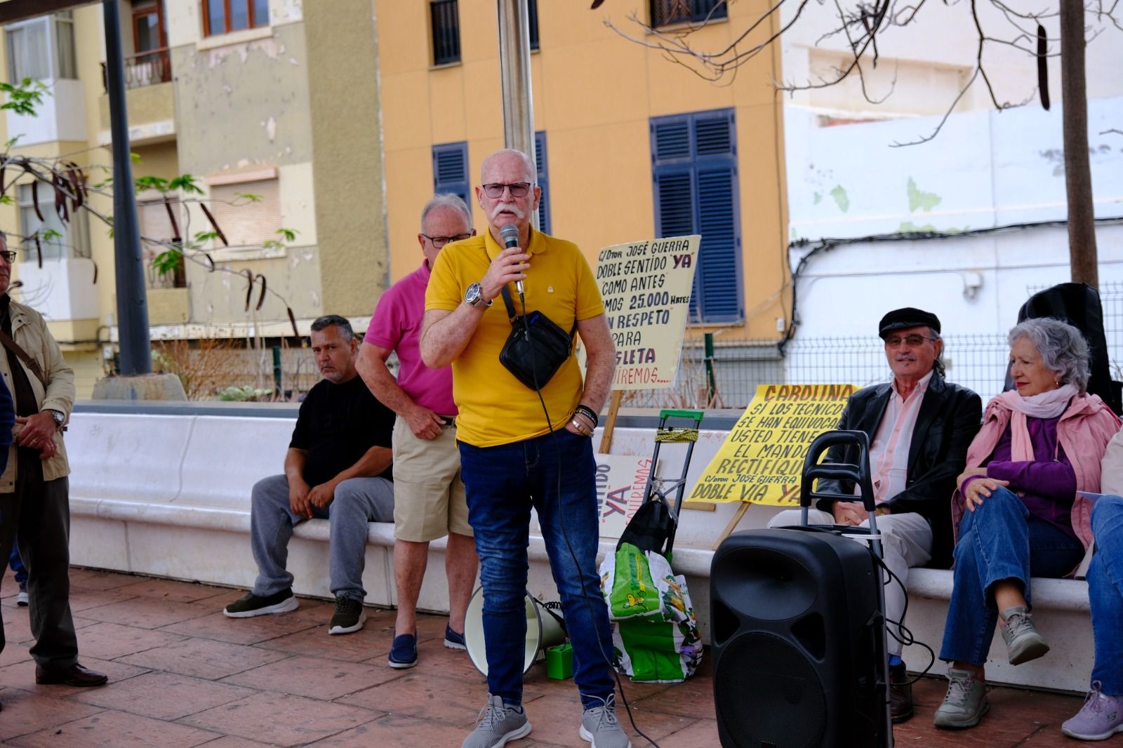 Los vecinos de La Isleta vuelven a la carga por la doble vía