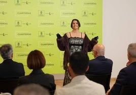 La actriz Alicia Ramos, en la piel de Josefina de la Torre, en la presentación del nuevo espacio, en la mañana de este martes.